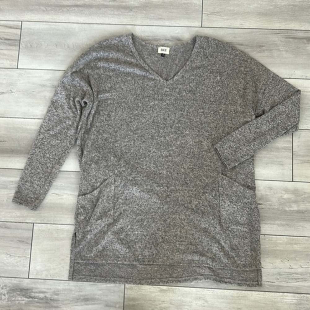 BKE size small cozy oversized shirt with pockets